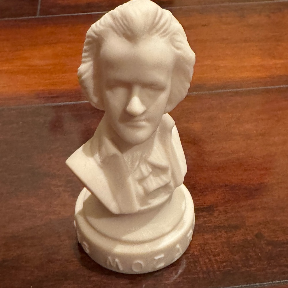 White Mozart plastic/vinyl Bust statuette. EUC